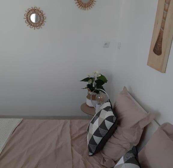 ベッドアンドブレックファースト La Casita Sérignanaise