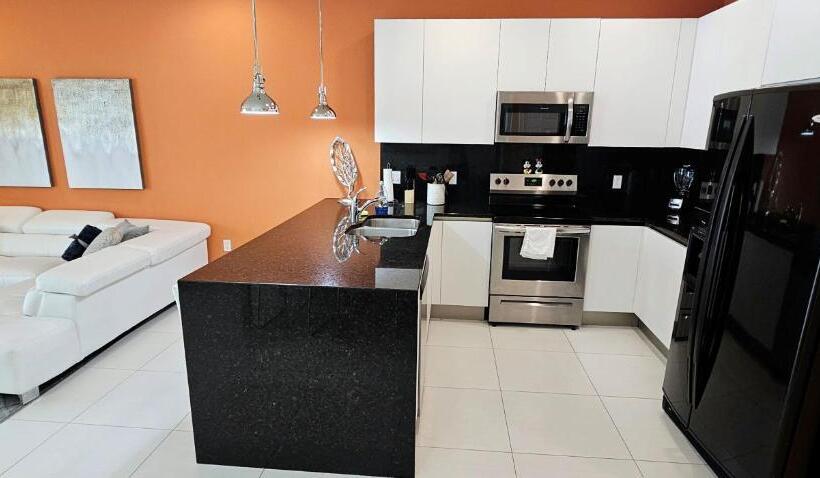 مبيت وإفطار Queen Suite With Private Bathroom Near Orlando