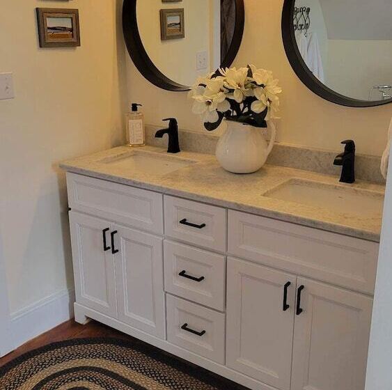 Clinton Pond Bed And Breakfast