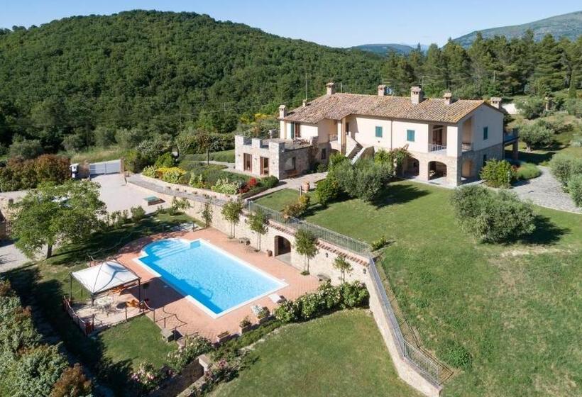 هتل Agriturismo Villa La Maesta