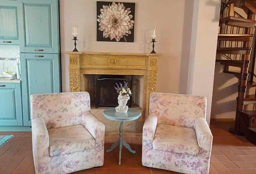هتل Agriturismo Villa La Maesta