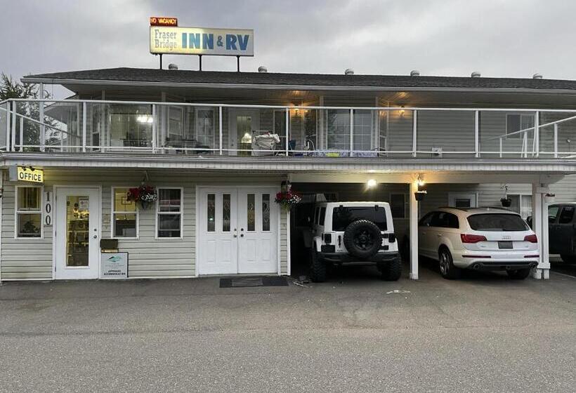 هتل Fraser Bridge Inn