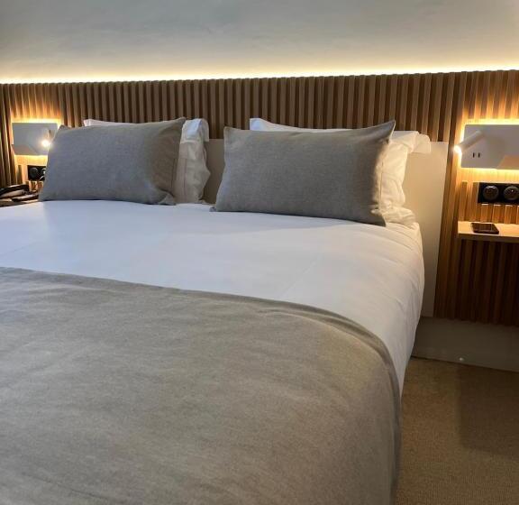 هتل Hôtel Le Relais Des Brasseurs   Aubagne