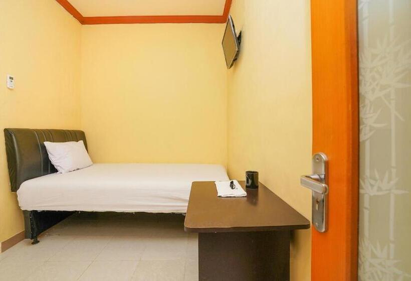 ホテル Oyo Life 2619 Kost Keluarga Cemara