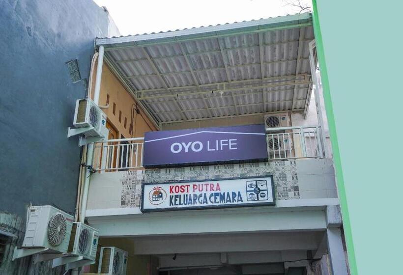 ホテル Oyo Life 2619 Kost Keluarga Cemara