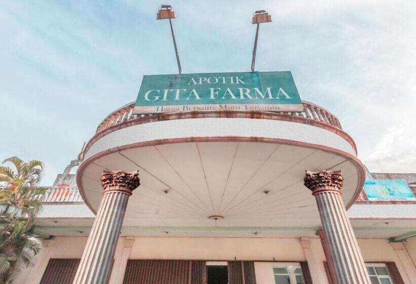 هتل Oyo Life 3047 Gita Kencana