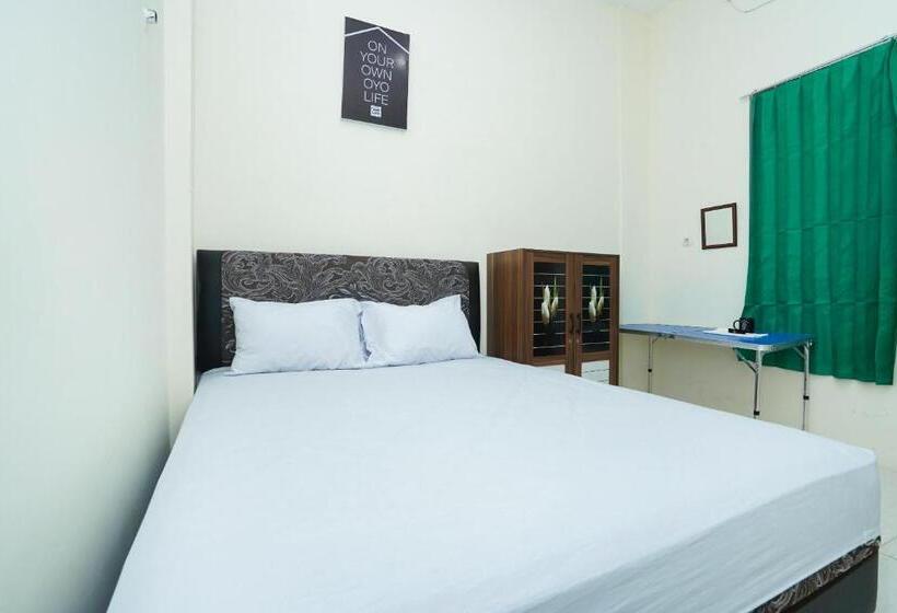 酒店 Oyo Life 3078 Kost Putri Made