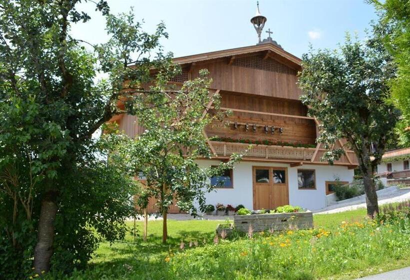 هتل Schusterhof