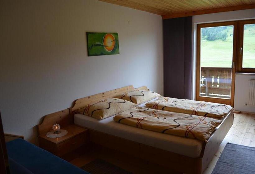هتل Schusterhof