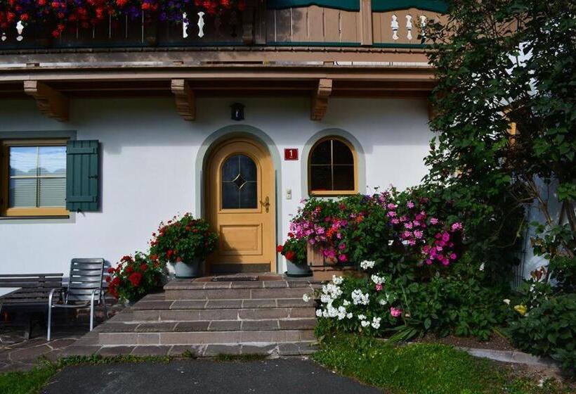 هتل Schusterhof