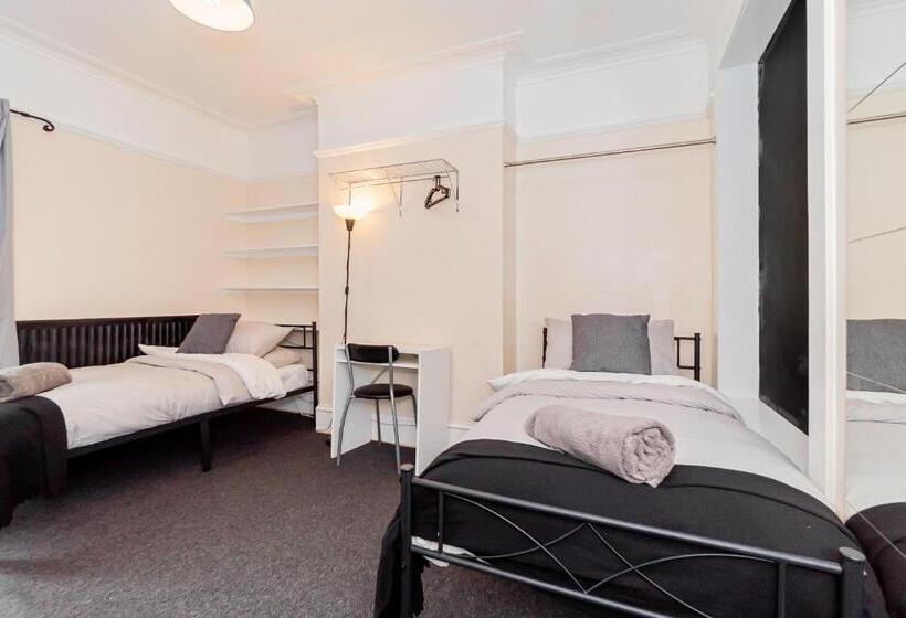 پانسیون Shirley House 5, Guest House, Self Catering, Self Check In With Smart Locks, Use Of Fully Equipped K