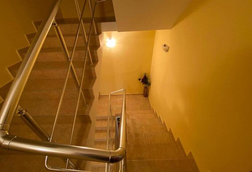 پانسیون Sunny Guest House Ravda