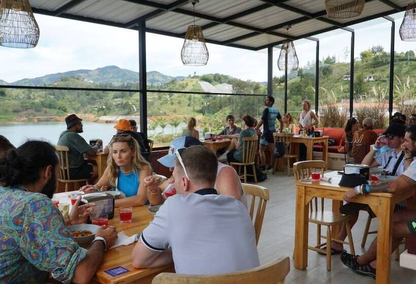 פנסיון Viajero Guatapé Hostel & Lake Club