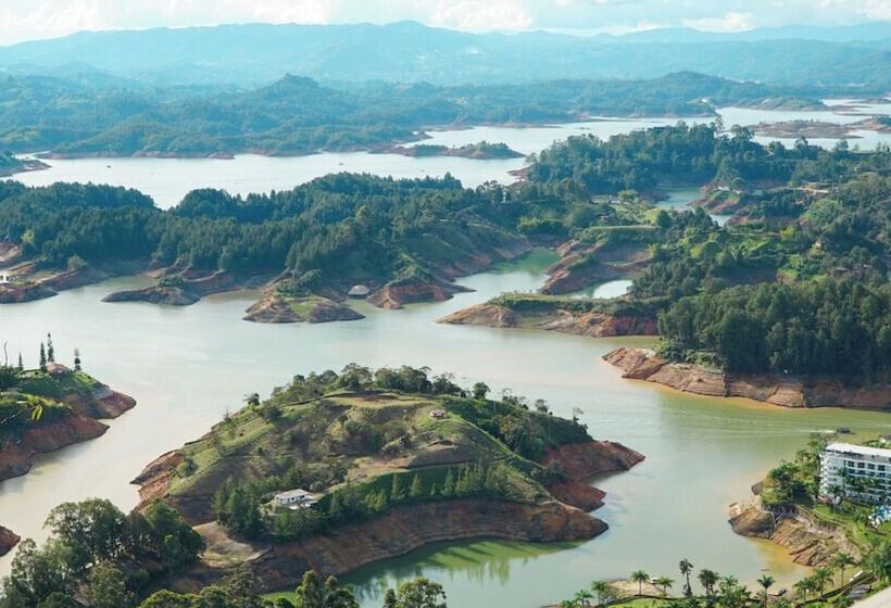 פנסיון Viajero Guatapé Hostel & Lake Club