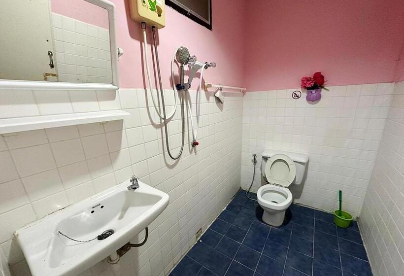 تختخواب و صبحانه Sea View Jomtien Guest House