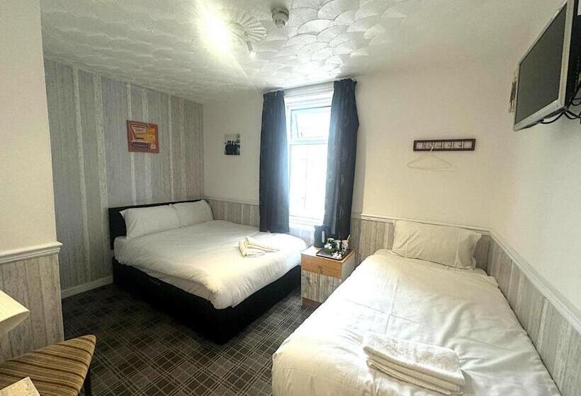 تختخواب و صبحانه Tower Central Hotel Albert Road