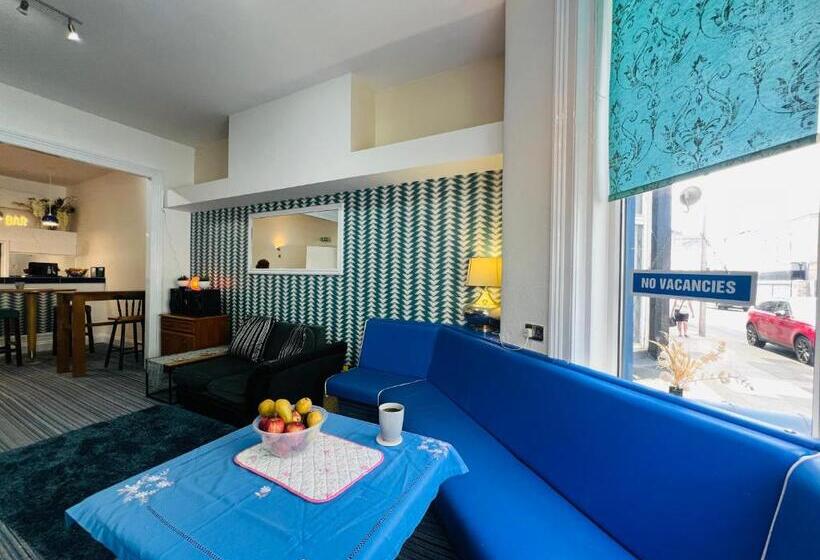 تختخواب و صبحانه Tower Central Hotel Albert Road