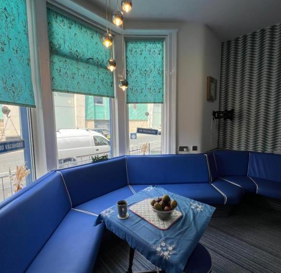 تختخواب و صبحانه Tower Central Hotel Albert Road
