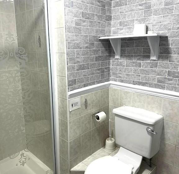 تختخواب و صبحانه Tower Central Hotel Albert Road