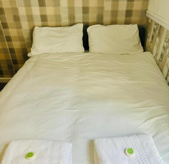 تختخواب و صبحانه Tower Central Hotel Albert Road