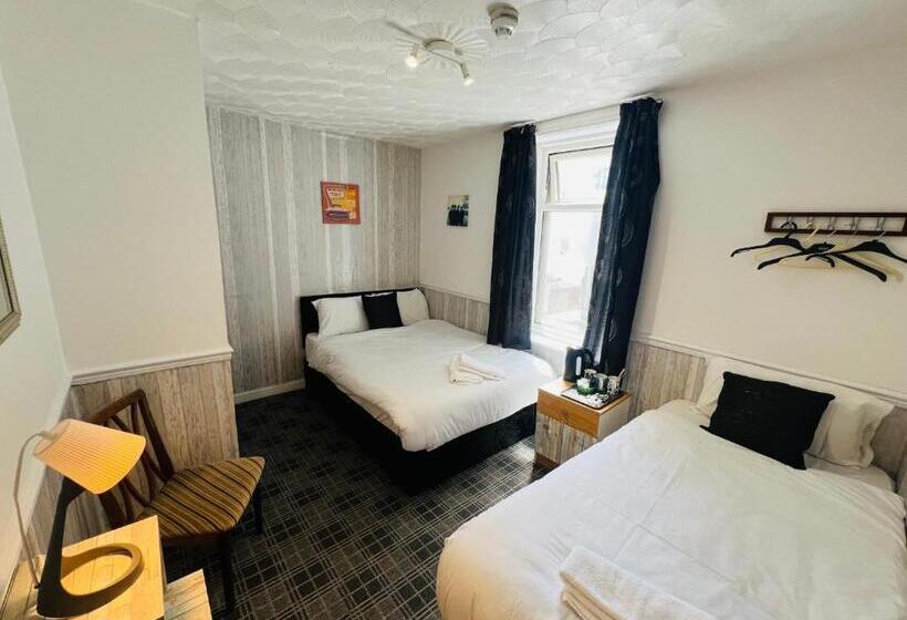 تختخواب و صبحانه Tower Central Hotel Albert Road