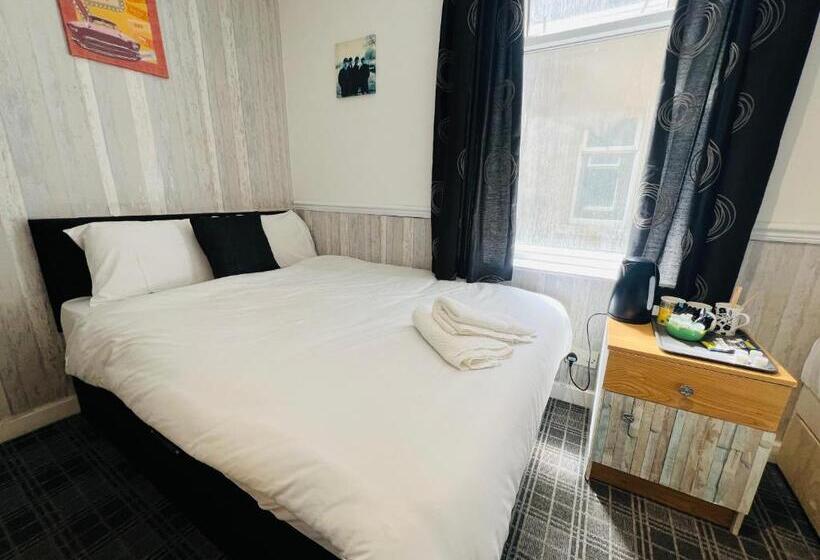 تختخواب و صبحانه Tower Central Hotel Albert Road