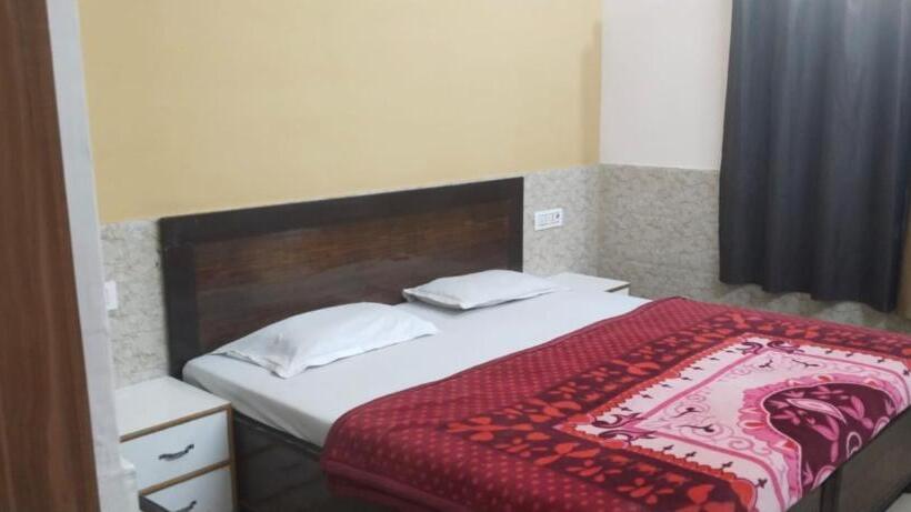 酒店 Goroomgo Kunj Residency Mathura Near Bus Stand Parking Facility & Restrurant