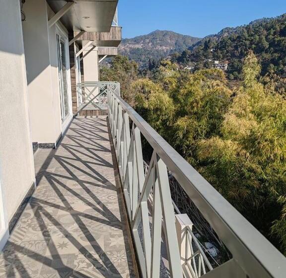 فندق Hibiscus Lakeview Resort Bhimtal