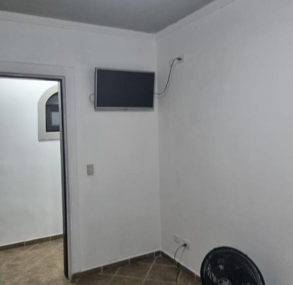 ホテル Hostel Anprado 2