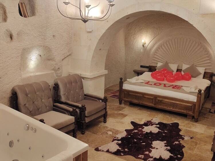 هتل Library Cave House