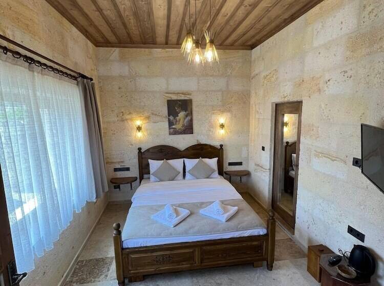 هتل Library Cave House