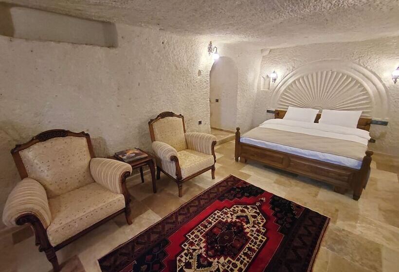 هتل Library Cave House