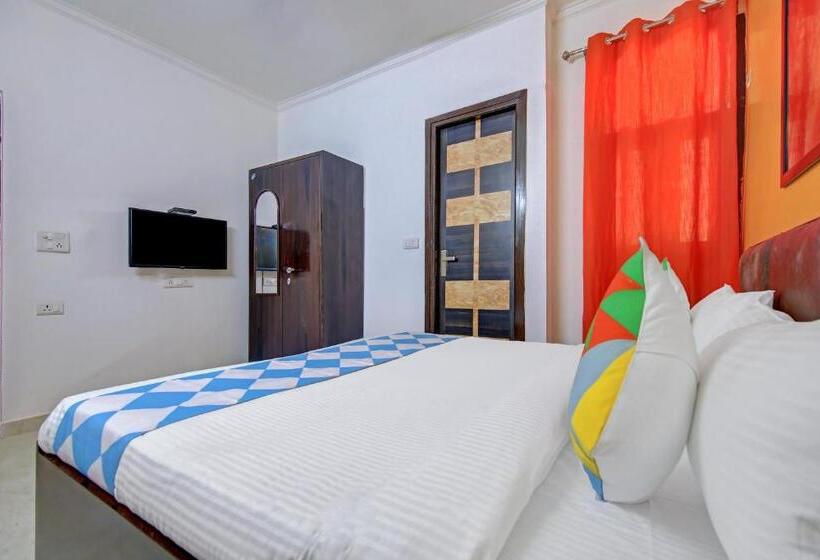 Hotel O Kd Plaza Saket Residency Near Saket Metro Station