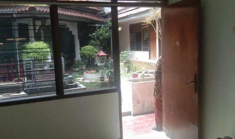 ホテル Spot On 93943 Sakinah Homestay Bromo Syariah
