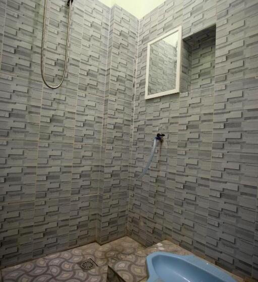 ホテル Spot On 93943 Sakinah Homestay Bromo Syariah