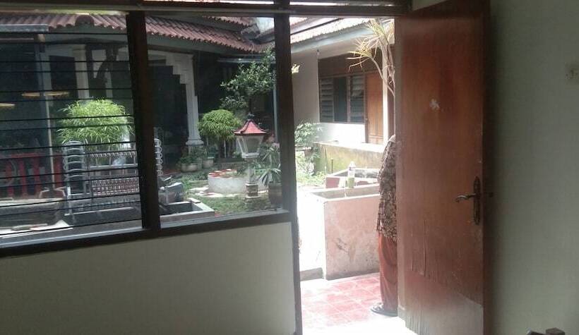 Отель Spot On 93943 Sakinah Homestay Bromo Syariah