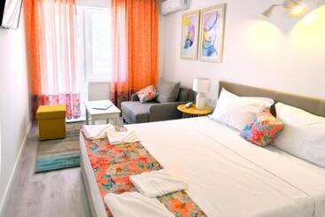 هتل Spring Holiday Resort