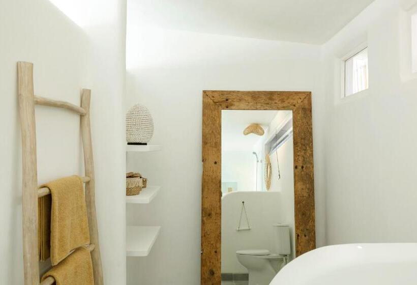 هتل The Bingin Beach Villas  Bungalow Resort