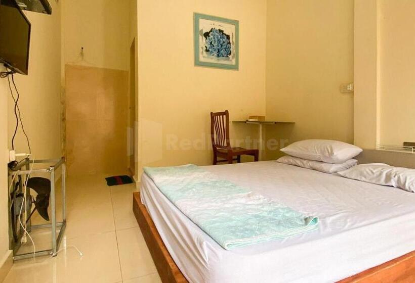 هتل Wisma Pinggir Redpartner