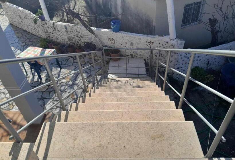 پانسیون Kalemi Sunrise Studios