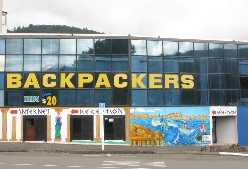 هاستل Atlantis Backpackers