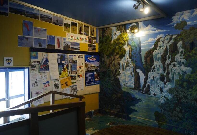 هاستل Atlantis Backpackers