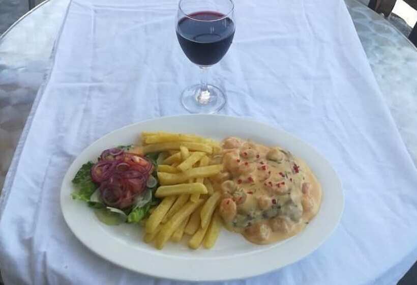هاستل Contadora
