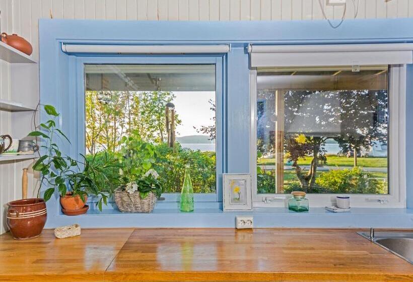 تختخواب و صبحانه Strandheimen Guesthouse