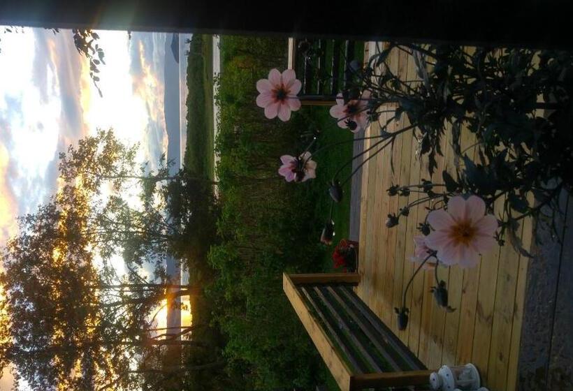 تختخواب و صبحانه Strandheimen Guesthouse