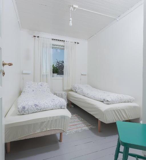 تختخواب و صبحانه Strandheimen Guesthouse