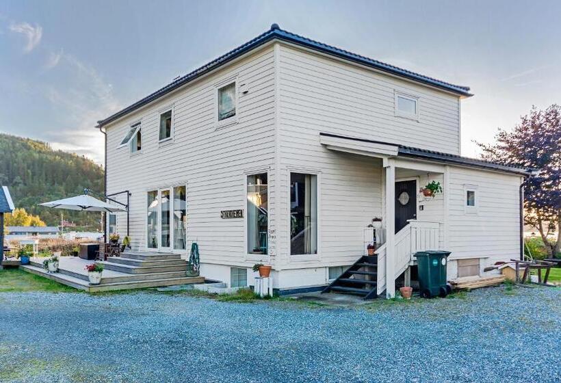 تختخواب و صبحانه Strandheimen Guesthouse