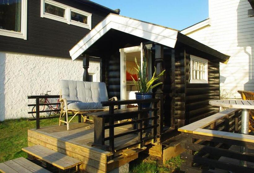 تختخواب و صبحانه Strandheimen Guesthouse