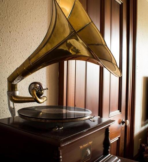 Holland House Bed & Breakfast