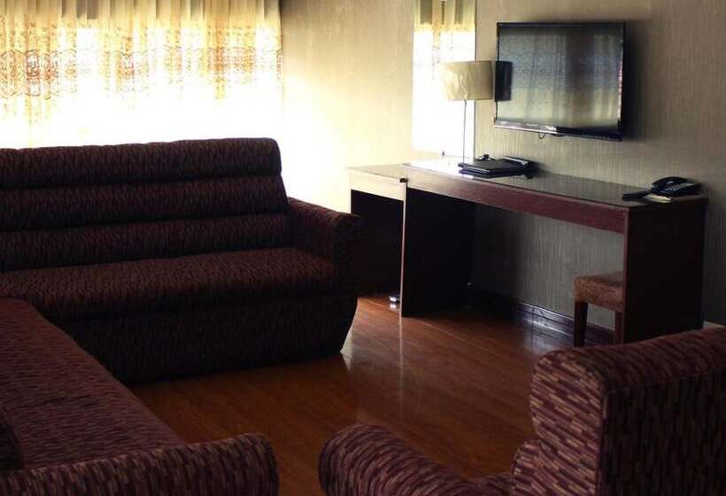 فندق Crown Legacy